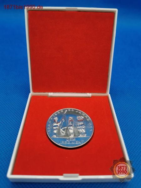 Medaille, 1956-1986 30 Jahre NVA, DEM 1. REGIMENT, Im Etui (Plastik).