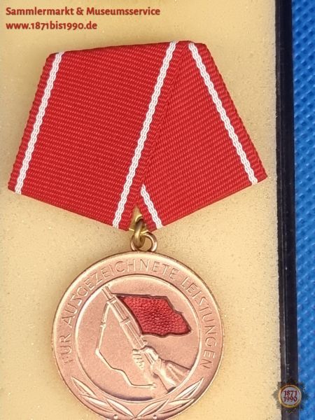 Medaille mit Interimsspange, Für ausgezeichnete Leistungen, Kampfgruppen der DDR