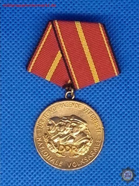 Verdienstmedaille der Nationalen Volksarmee, gold, Für hervorragende Verdienste, NVA