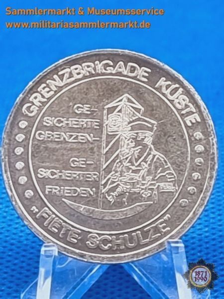 Plakette, Grenzbrigade Küste, Fiete Schulze, Gesicherte Grenzen - Gesicherter Frieden, DDR Medaille