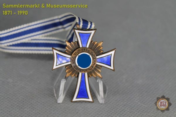 Ehrenkreuz der Deutschen Mutter, Dritte Stufe, bronze, inkl. Verleihtüte, Franz Reischauer