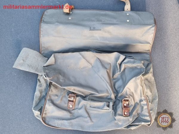 NVA, Packtasche, Wäschetasche aus Lederol zum Elefantenportemonnaie