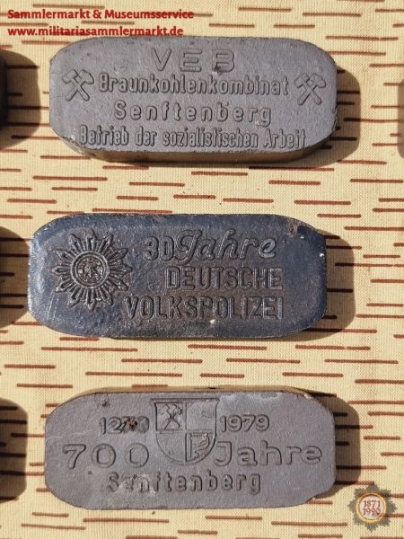 30 Jahre Deutsche Volkpolizei, 30 Jahre Befreiung vom Faschismus, Sammelbrikett, Zierbrikett