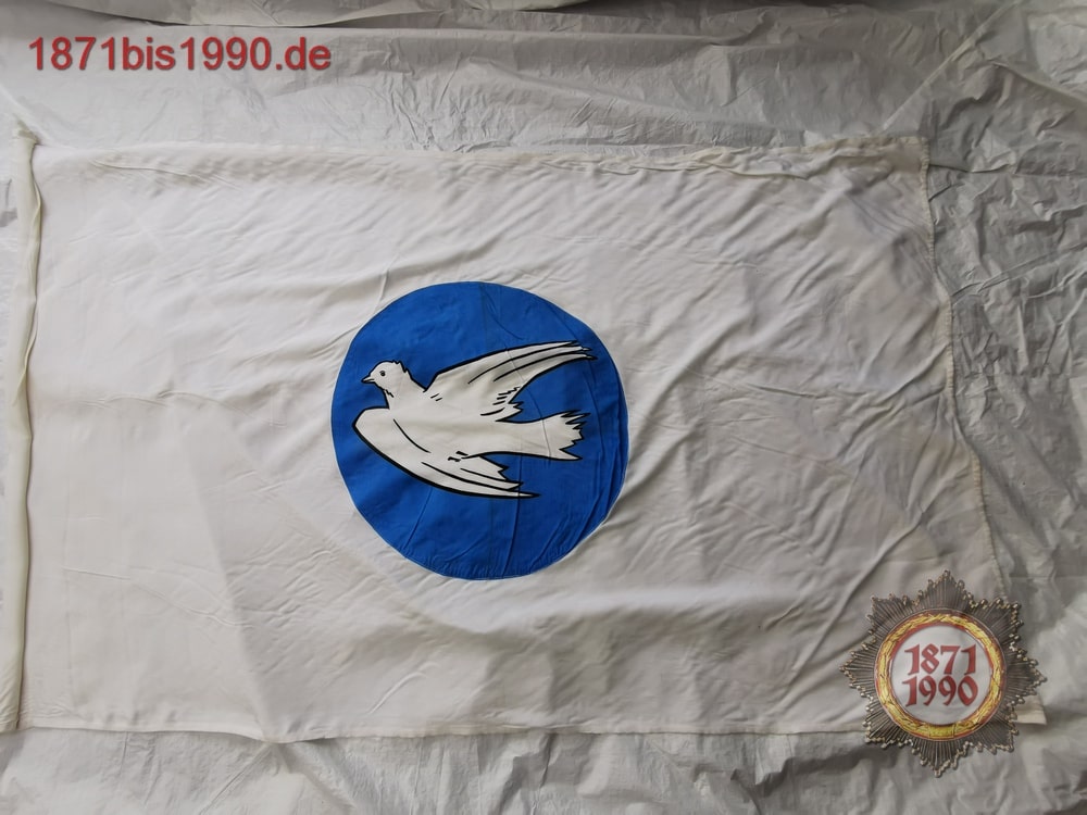 Friedenstaube, DDR Fahne