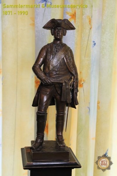 General Hans Carl von Winterfeldt, 1707-1757, Metallstatue 1914, R. Bellair & Co. Berlin, bronziert