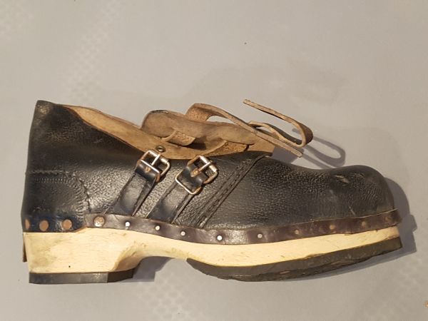 Schuhe mit Holzsohle, Westzone, Nachkrieg